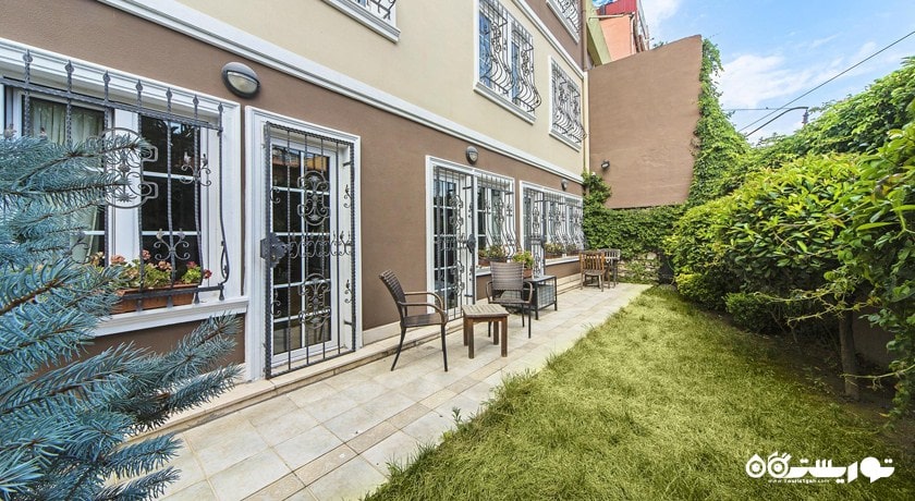 محوطه فضای سبز هتل